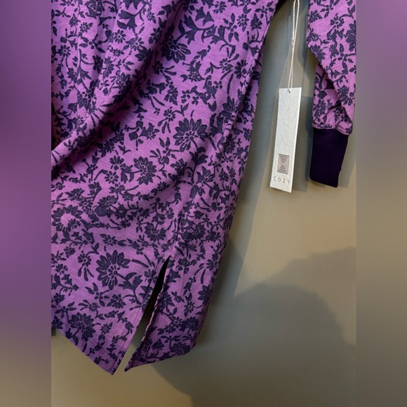 ⚽️ LuLaRoe Cozy Kate 3/4 Sleeve Sharkbite T, XS, NWT - Picture 5 of 6